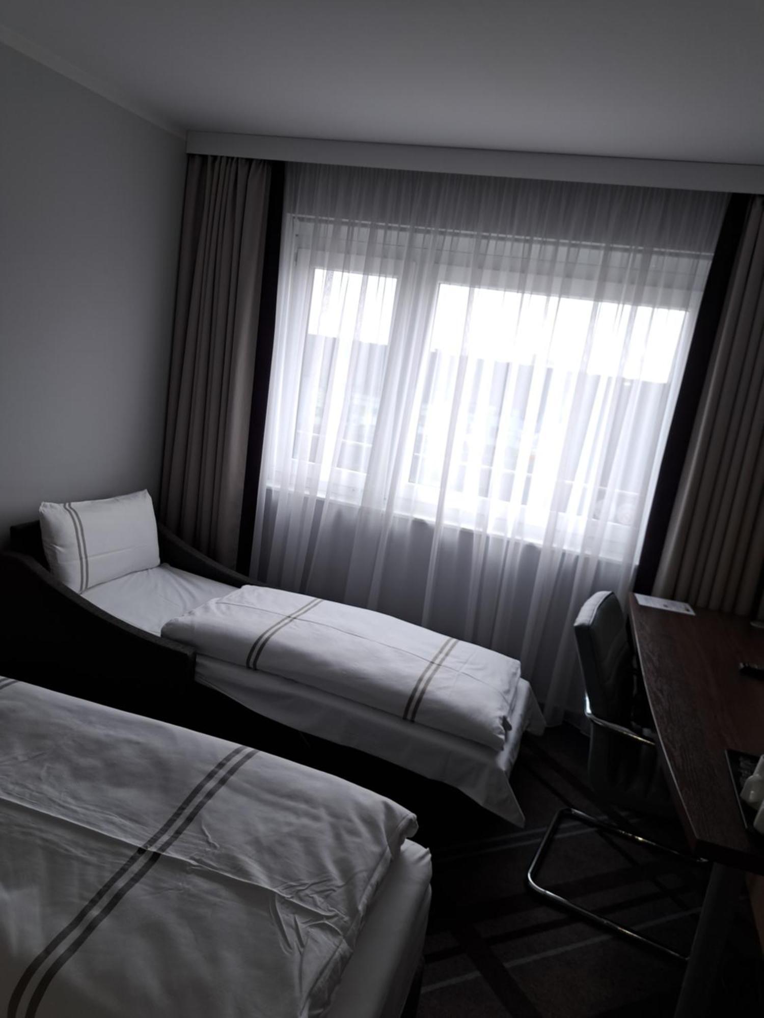 Premier Inn Stuttgart Airport Leinfelden-Echterdingen Ruang foto